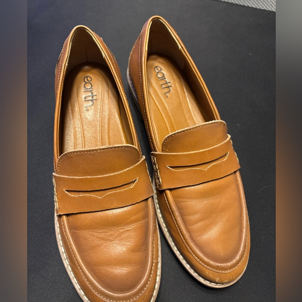 Earth Javas Women’s Brown Loafers 8.5